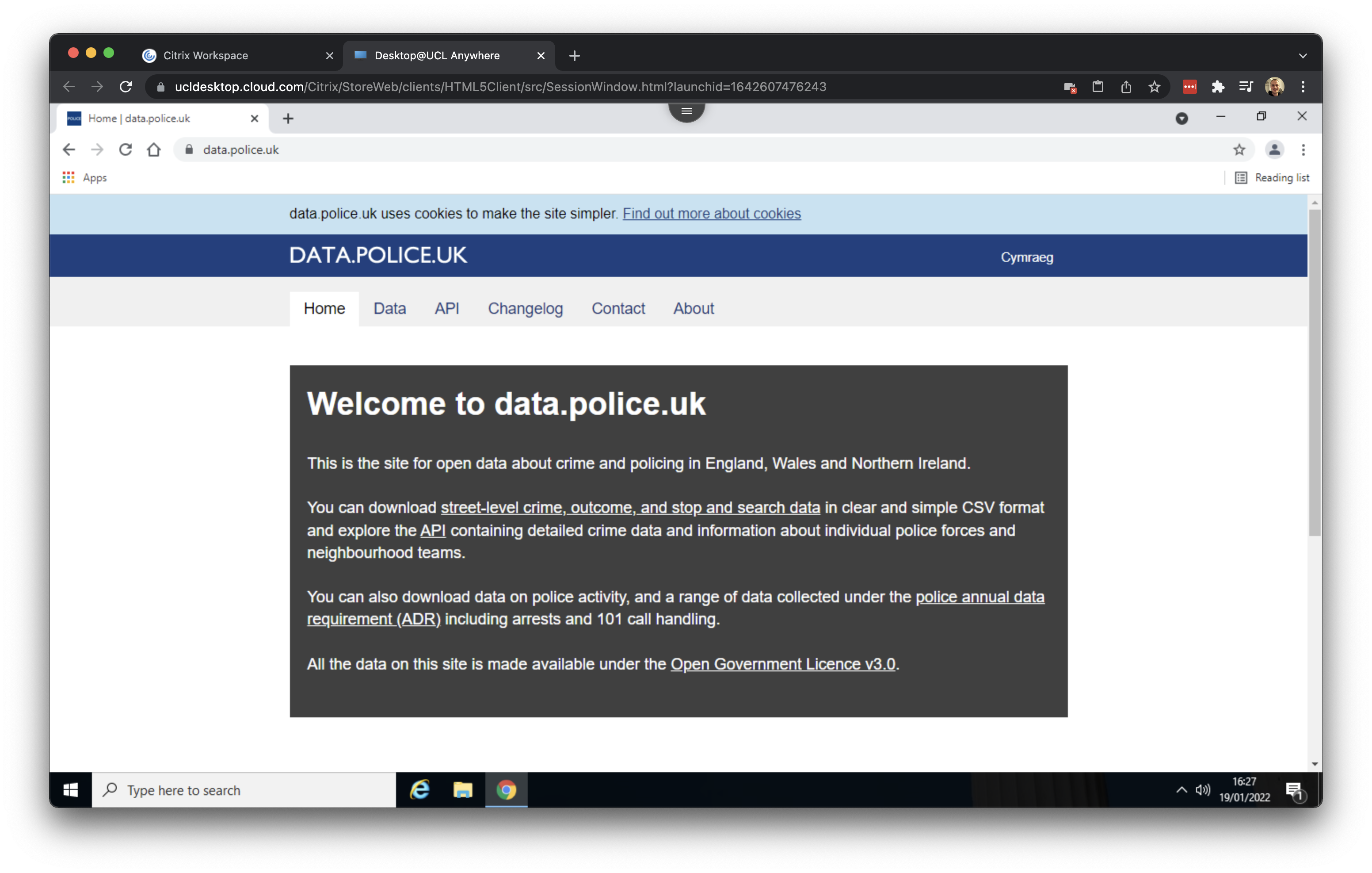The landing page of [data.police.uk](https://data.police.uk). [[Enlarge image]](https://jtvandijk.github.io/GEOG0014/images/w08/data_police.png){target="_blank"}